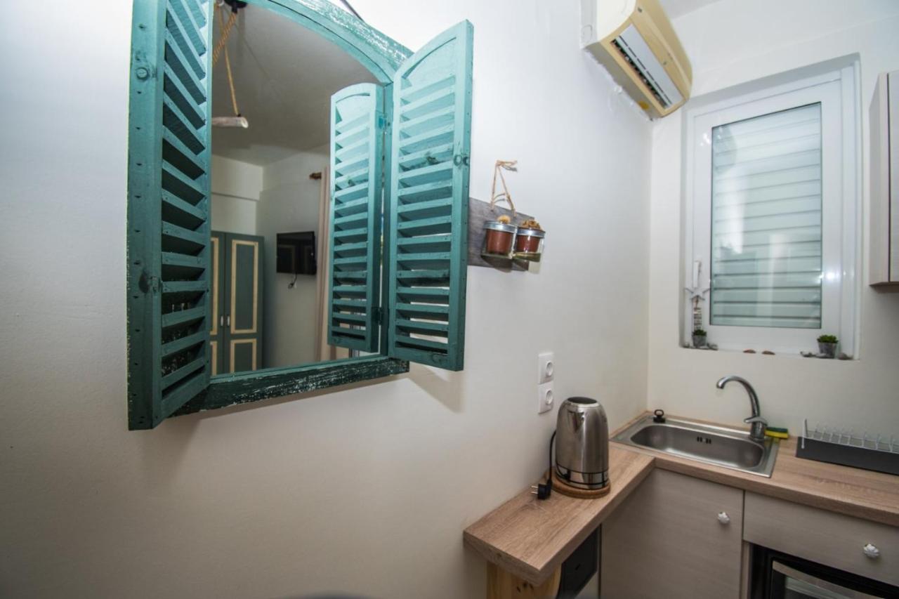 Alexandros Aparthotel Poros Town Exterior photo