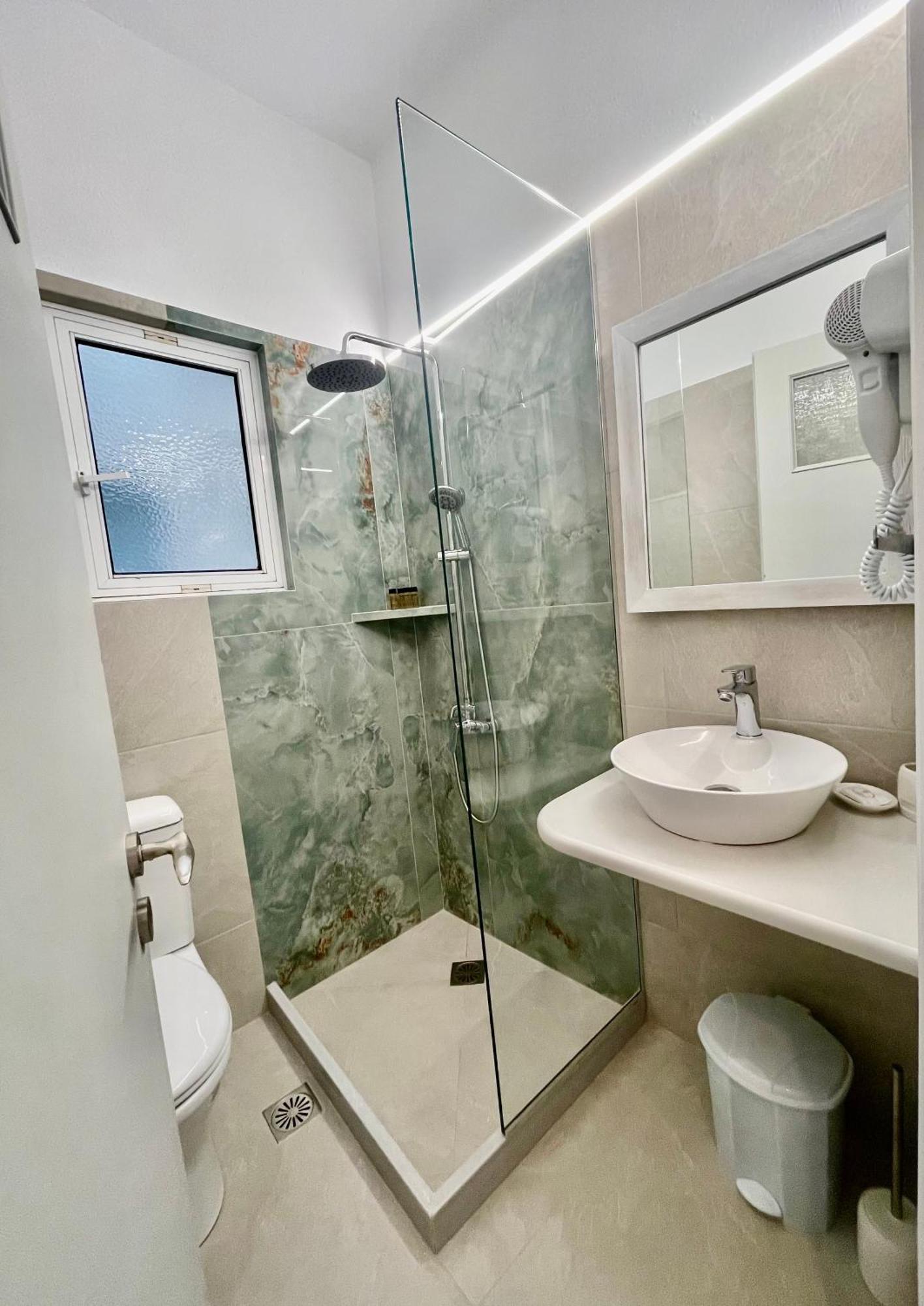 Alexandros Aparthotel Poros Town Exterior photo